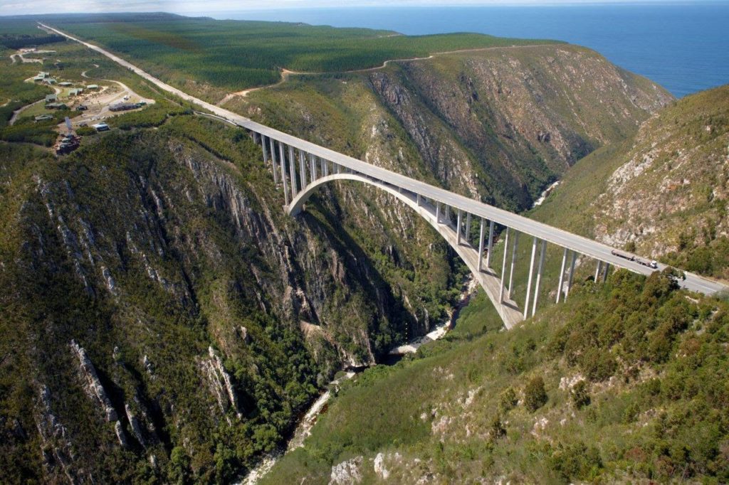 Bloukrans Bridge, Western Cape, South Africa - Best places to bungee jump - 2018 - TrendMut- USA