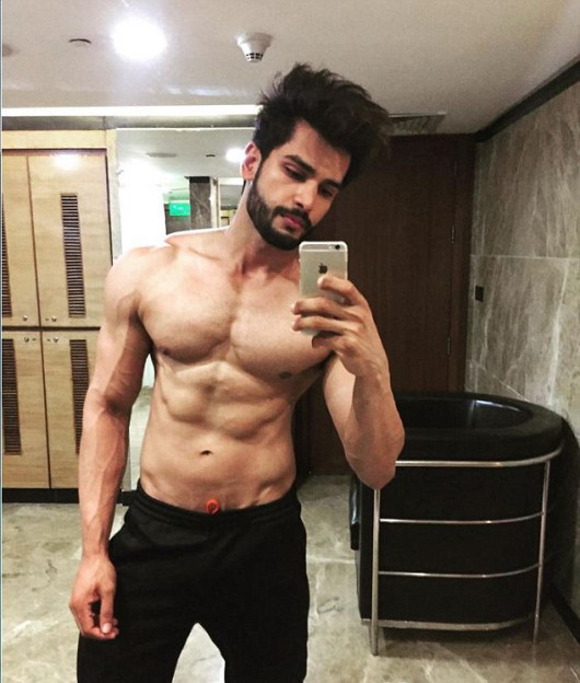 selfie-posing-tips