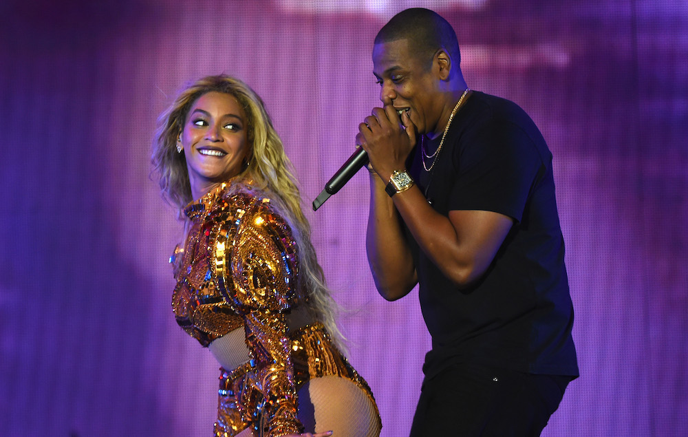 beyonce-and-jay-z-on-the-run-ii-tour-cardiff-moments-of-love