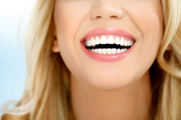 How To Whiten Teeth Instantly